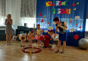 Wręczenie nagród dzieciom