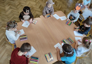 Dzieci kolorują Misie