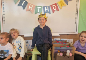 Jubilat w koronie czeka na uroczystość