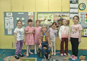 Jubilat w towarzystwie koleżanek