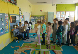 Dzieci składają życzenia