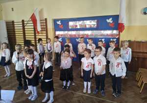 Dzieci z gr 3 przygotowują się do występu