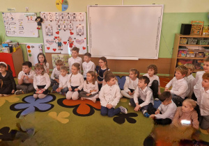 Dzieci w oczekiwaniu na warsztaty kulinarne