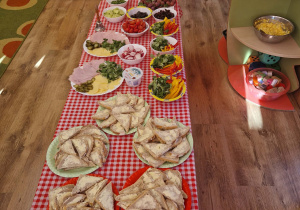 Szwedzki stół przygotowany przez dzieci