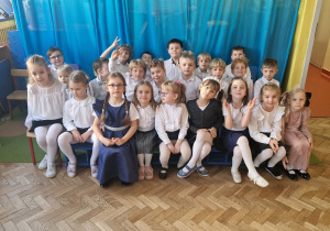 Dzieci w oczekiwaniu na występ